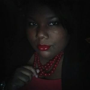 Meet your Posher, Andrika